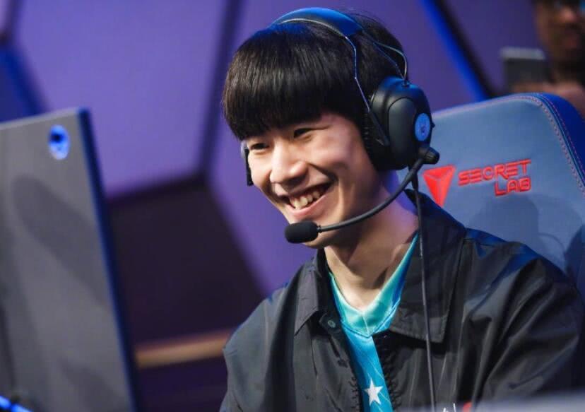 主持咸艺珍 主持咸艺珍